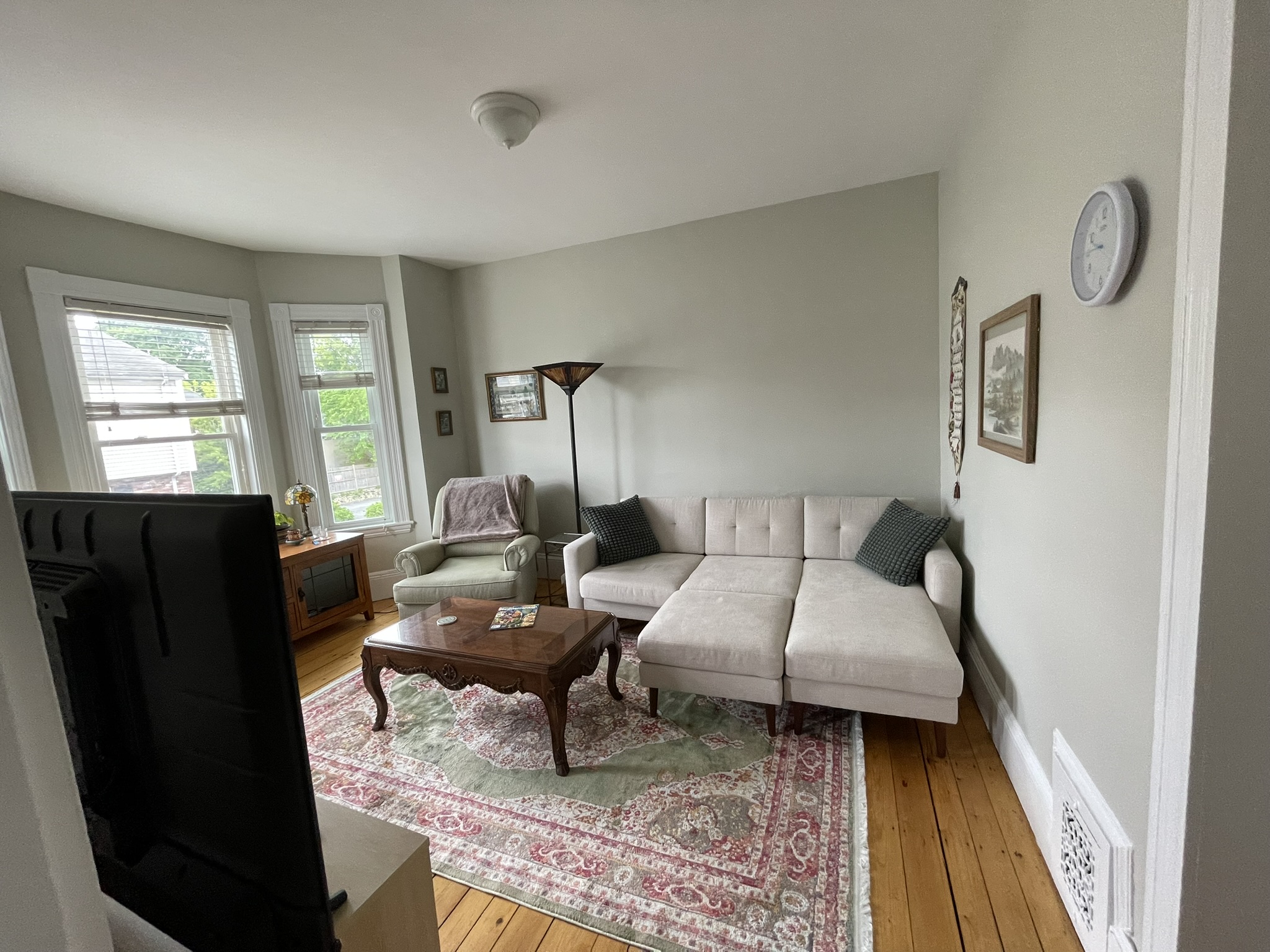 3 bed, 1 bath apartment for rent at 1 Bellevue Ter Unit 2B, South Medford — photo 2 of 22