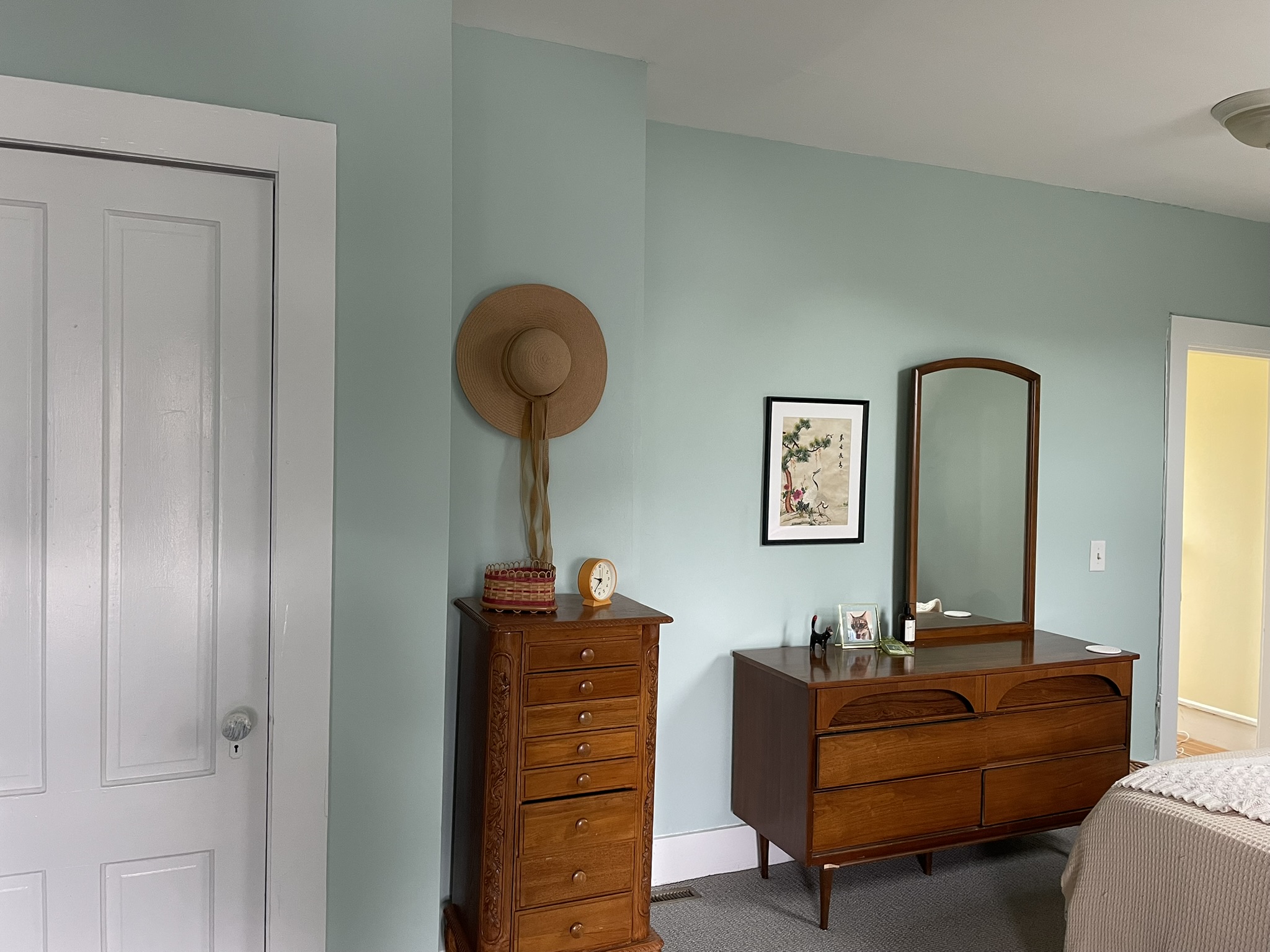 3 bed, 1 bath apartment for rent at 1 Bellevue Ter Unit 2B, South Medford — photo 14 of 22