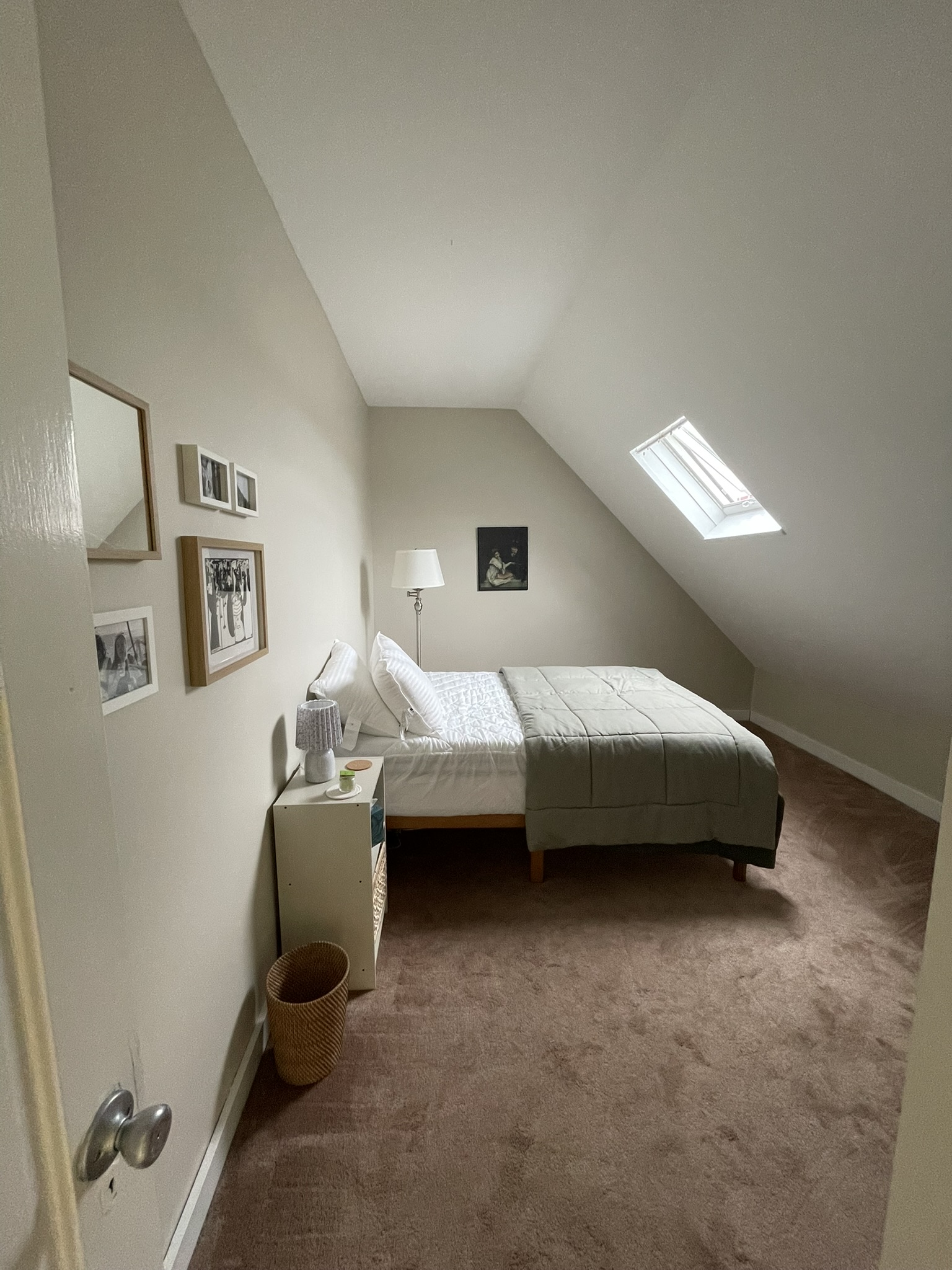 3 bed, 1 bath apartment for rent at 1 Bellevue Ter Unit 2B, South Medford — photo 15 of 22