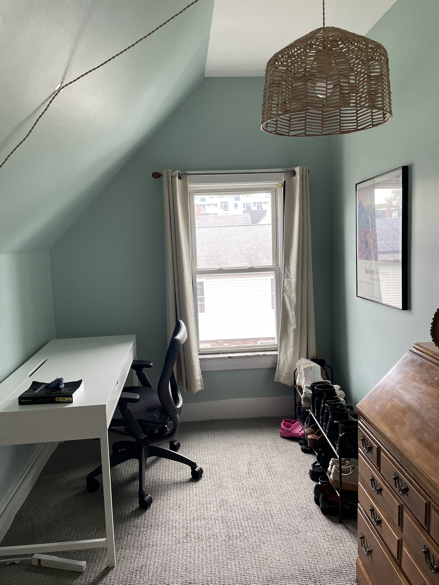 3 bed, 1 bath apartment for rent at 1 Bellevue Ter Unit 2B, South Medford — photo 13 of 22