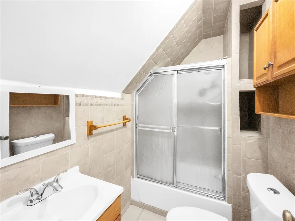 2 bed, 1 bath apartment for rent at 1 Belmore Ter Unit 3, Jamaica Plain — photo 8 of 24