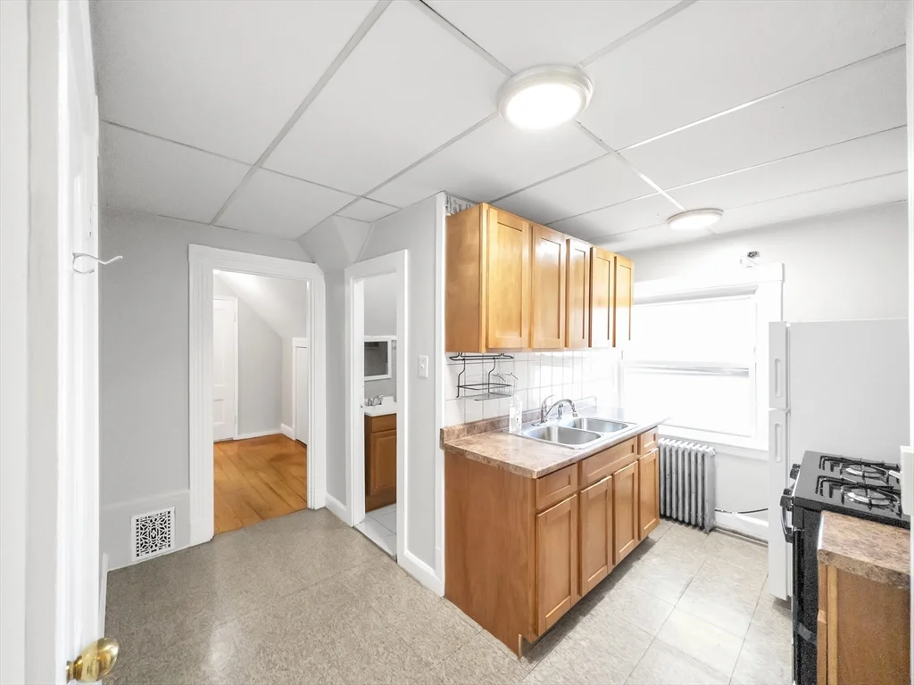 2 bed, 1 bath apartment for rent at 1 Belmore Ter Unit 3, Jamaica Plain — photo 4 of 24