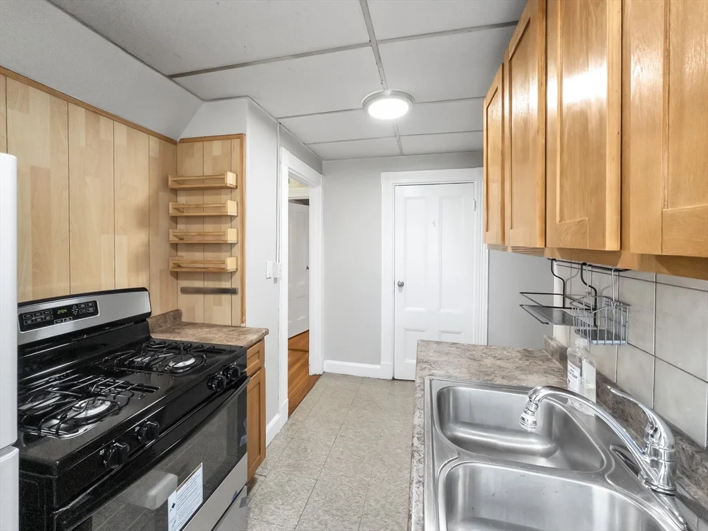 2 bed, 1 bath apartment for rent at 1 Belmore Ter Unit 3, Jamaica Plain — photo 1 of 24