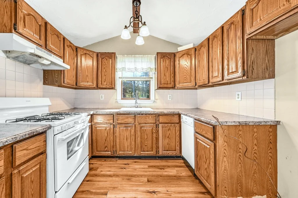 4 bed, 2 bath apartment for rent at 1 Blackstone St Unit 1, Bellingham — photo 13 of 20