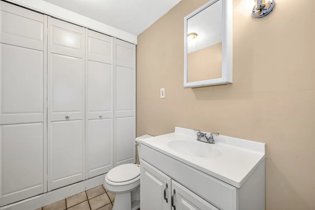 4 bed, 2 bath apartment for rent at 1 Blackstone St Unit 1, Bellingham — photo 18 of 20