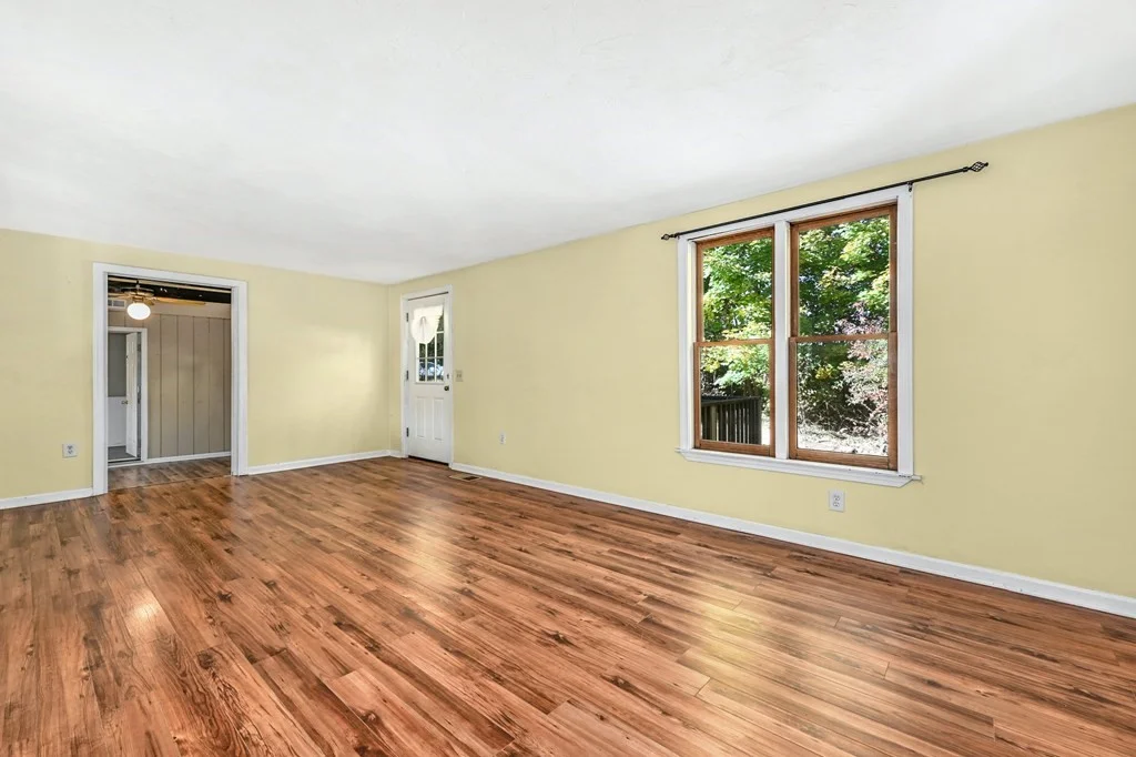 4 bed, 2 bath apartment for rent at 1 Blackstone St Unit 1, Bellingham — photo 7 of 20