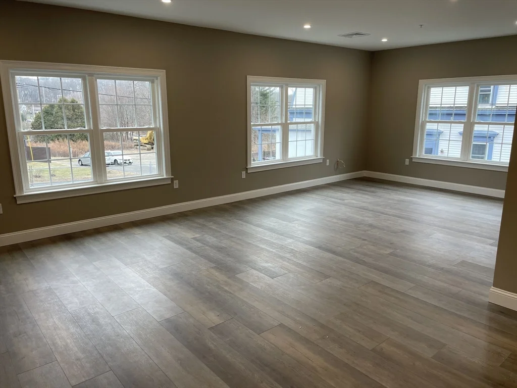 2 bed, 2 bath apartment for rent at 1 Brattle St Unit 3, North Worcester — photo 3 of 21