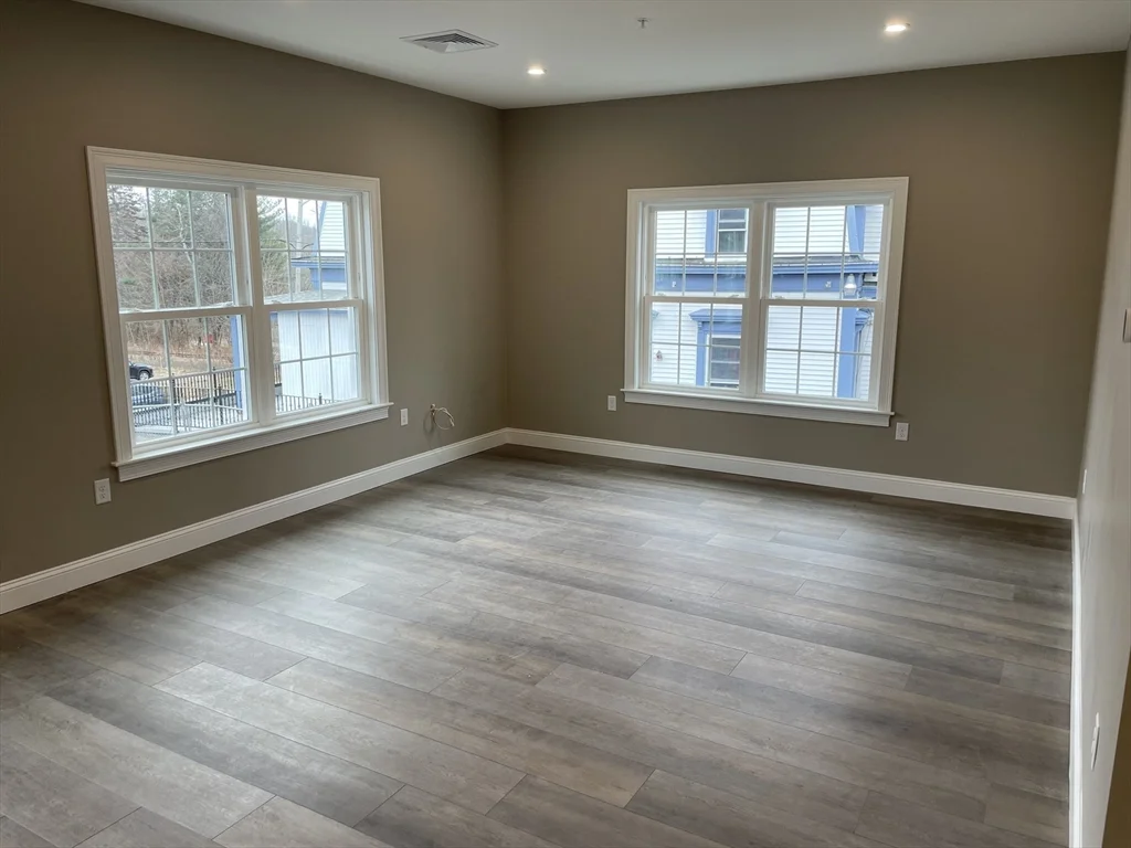 2 bed, 2 bath apartment for rent at 1 Brattle St Unit 4, North Worcester — photo 2 of 21