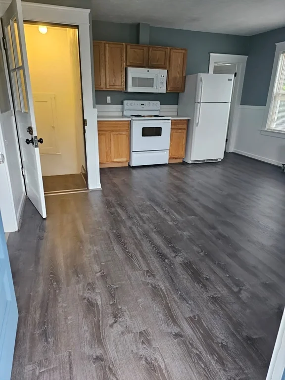 2 bed, 1 bath apartment for rent at 1 Brookline St Unit 1, Webster — photo 1 of 9