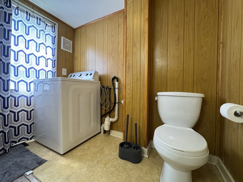 2 bed, 1 bath apartment for rent at 1 Cammetts Ct Unit 1, Amesbury — photo 11 of 22