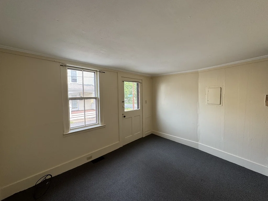 2 bed, 1 bath apartment for rent at 1 Cammetts Ct Unit 1, Amesbury — photo 6 of 22
