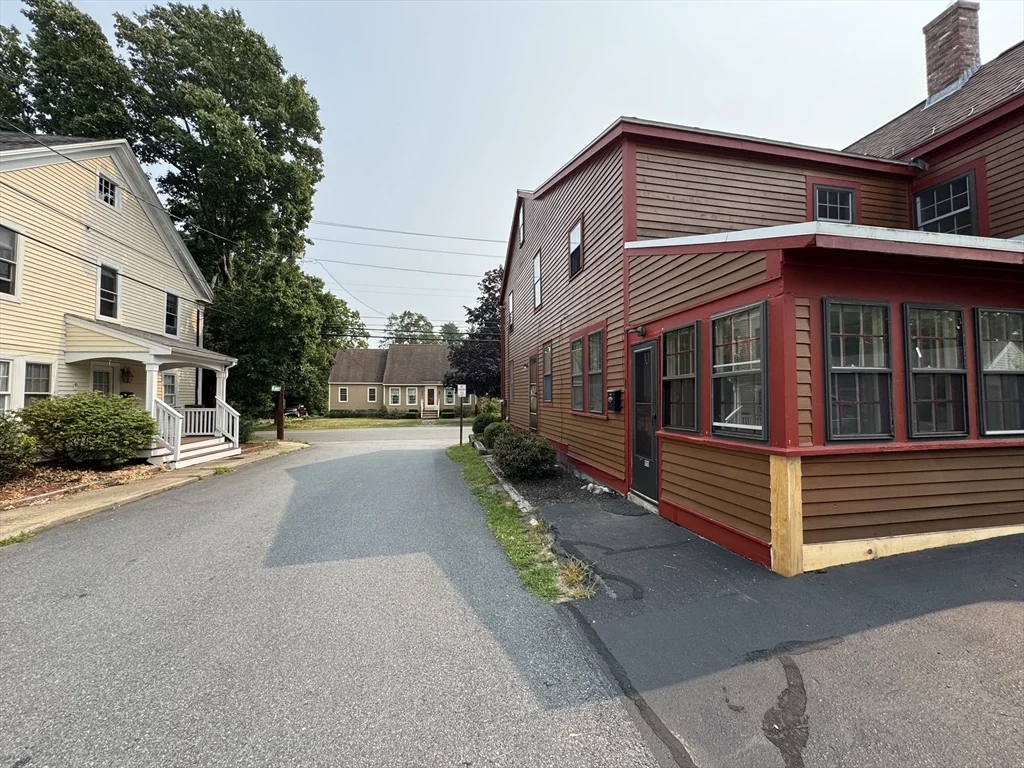 2 bed, 1 bath apartment for rent at 1 Cammetts Ct Unit 1, Amesbury — photo 20 of 22