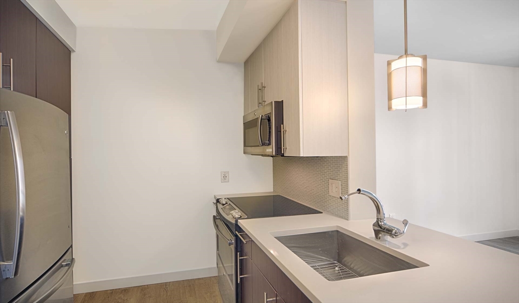 Studio bed, 1 bath apartment for rent at 1 Canal St Unit 403, North End — photo 2 of 11