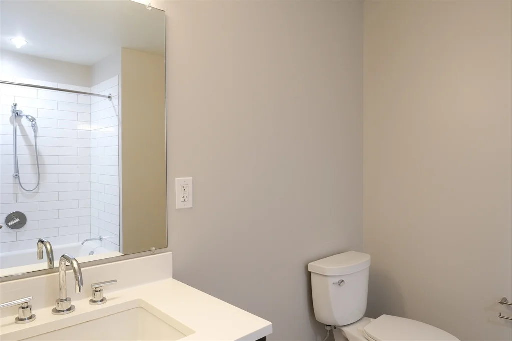 2 bed, 2 bath apartment for rent at 1 Canal St Unit 821, North End — photo 5 of 12
