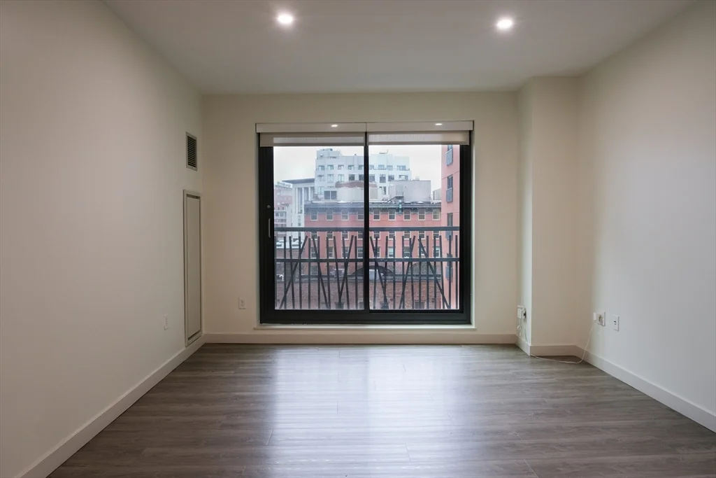 2 bed, 2 bath apartment for rent at 1 Canal St Unit 821, North End — photo 3 of 12