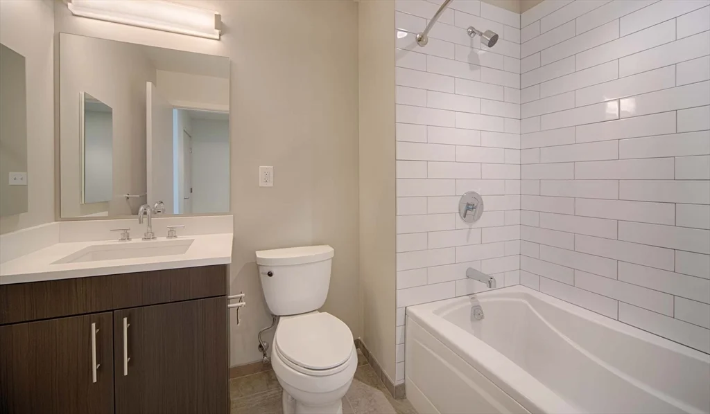 2 bed, 2 bath apartment for rent at 1 Canal St Unit 838, West End — photo 5 of 12