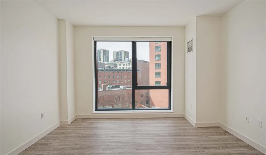 1 bed, 1 bath apartment for rent at 1 Canal St Unit 915, West End — photo 3 of 11
