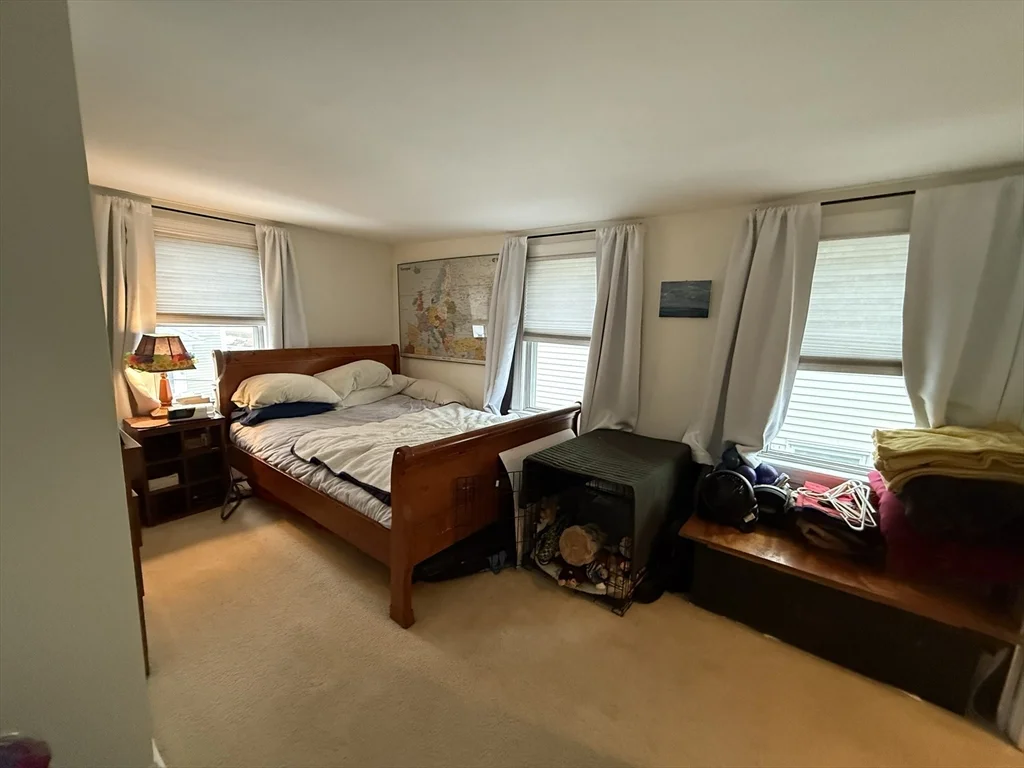 2 bed, 1 bath apartment for rent at 1 Carlton St Unit 2, Salem — photo 4 of 12