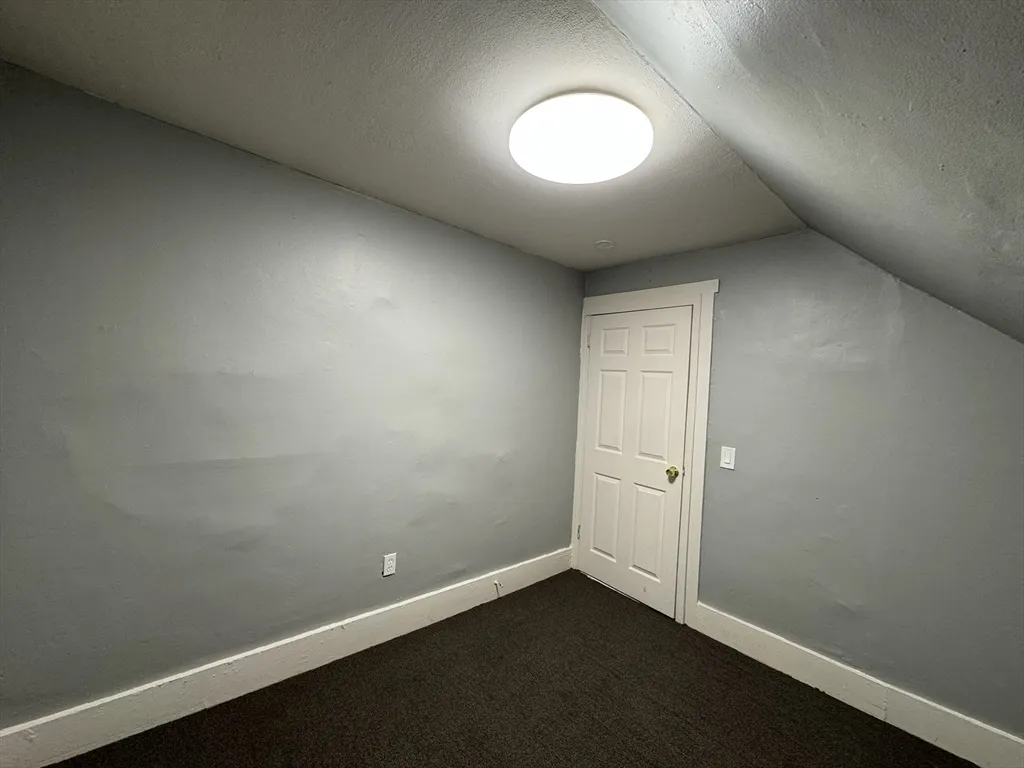 2 bed, 1 bath apartment for rent at 1 Cedar Unit 3, Amesbury — photo 3 of 7