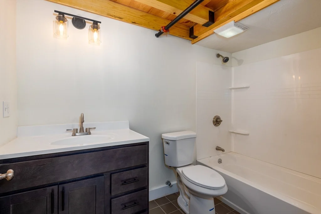 1 bed, 1 bath apartment for rent at 1 Central St Unit 5, Southbridge — photo 6 of 9