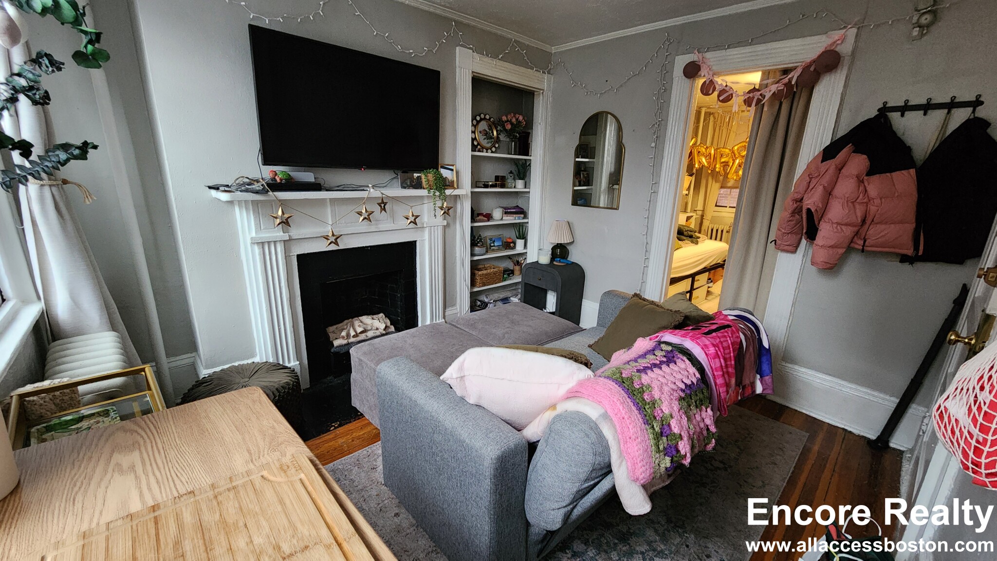1 bed, 1 bath apartment for rent at 1 Champney Pl Unit 2, Beacon Hill — photo 1 of 18