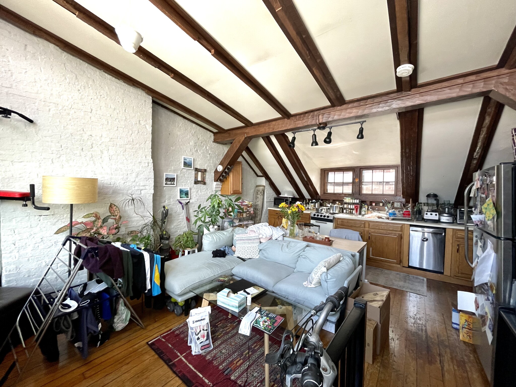 2 bed, 1 bath apartment for rent at 1 Champney Pl Unit 3D, Beacon Hill — photo 1 of 6