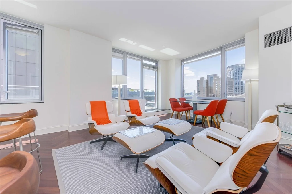 2 bed, 2 bath apartment for rent at 1 Charles St S Unit 910, Back Bay — photo 3 of 27