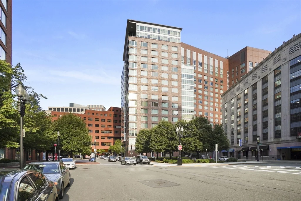2 bed, 2 bath apartment for rent at 1 Charles St S Unit 910, Back Bay — photo 26 of 27