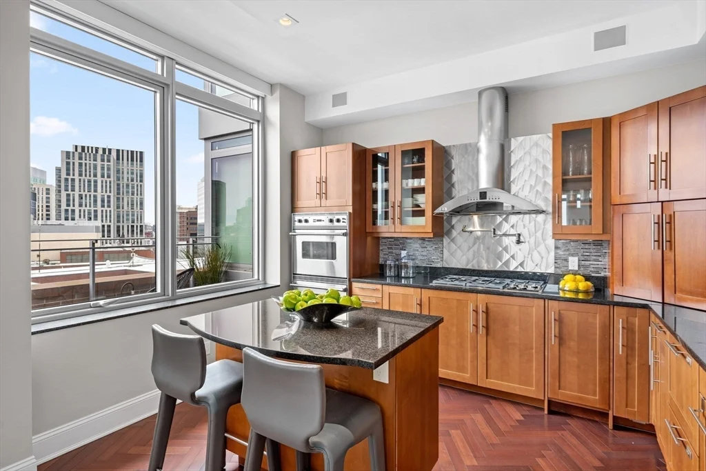 3 bed, 3 bath apartment for rent at 1 Charles St South Unit PH1B, Back Bay — photo 6 of 21