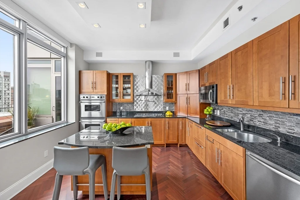 3 bed, 3 bath apartment for rent at 1 Charles St South Unit PH1B, Back Bay — photo 7 of 21