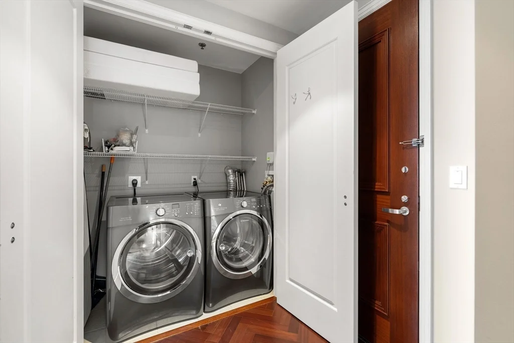 3 bed, 3 bath apartment for rent at 1 Charles St South Unit PH1B, Back Bay — photo 16 of 21