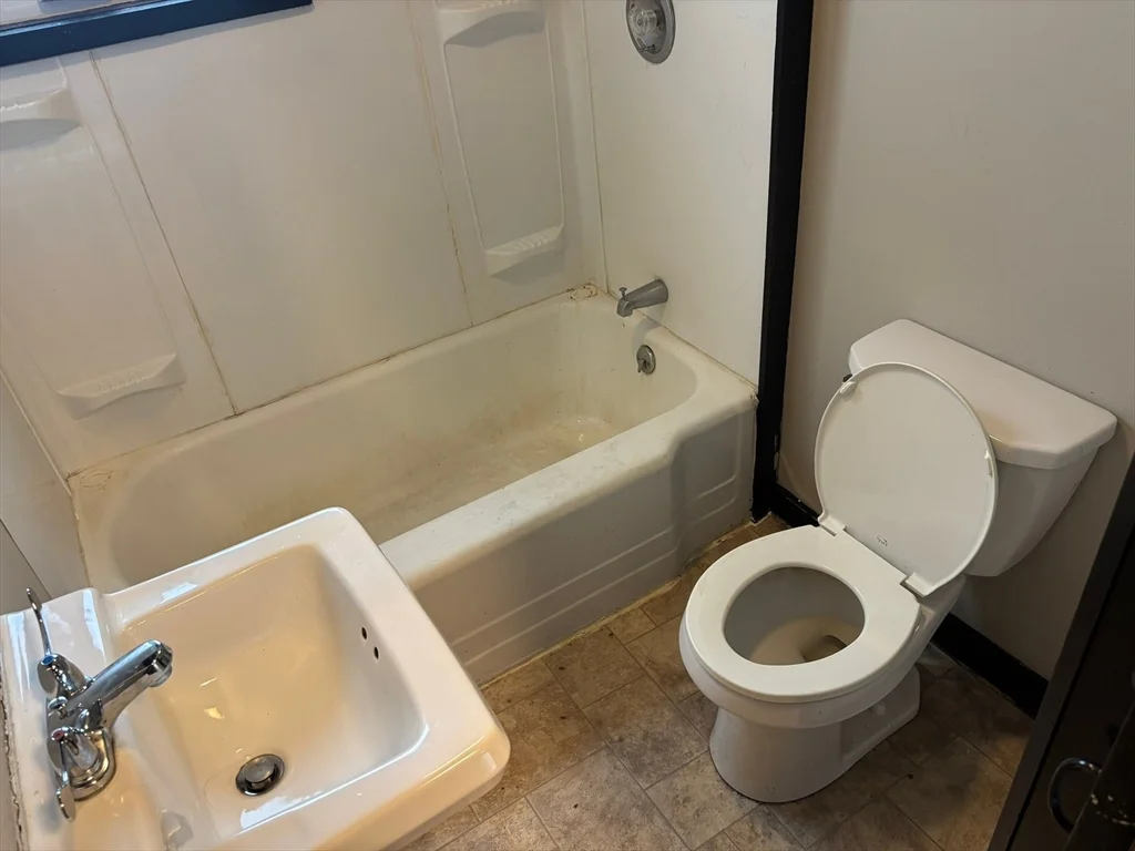1 bed, 1 bath apartment for rent at 1 Cheney St Unit 2, Orange — photo 25 of 29
