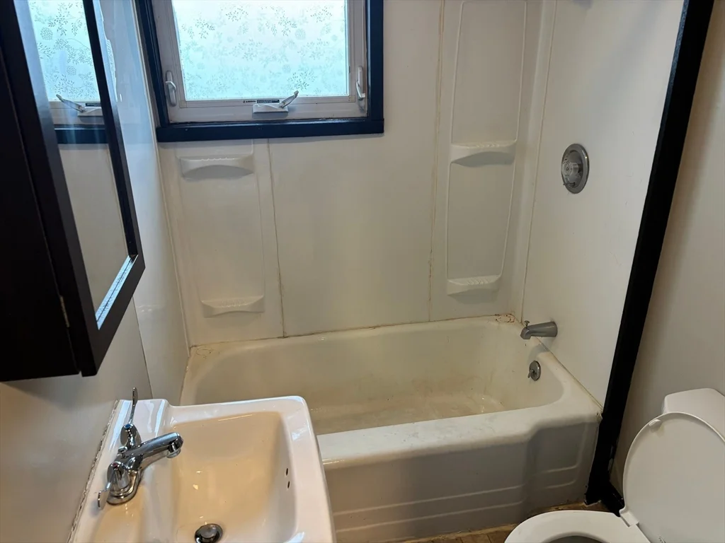 1 bed, 1 bath apartment for rent at 1 Cheney St Unit 2, Orange — photo 24 of 29