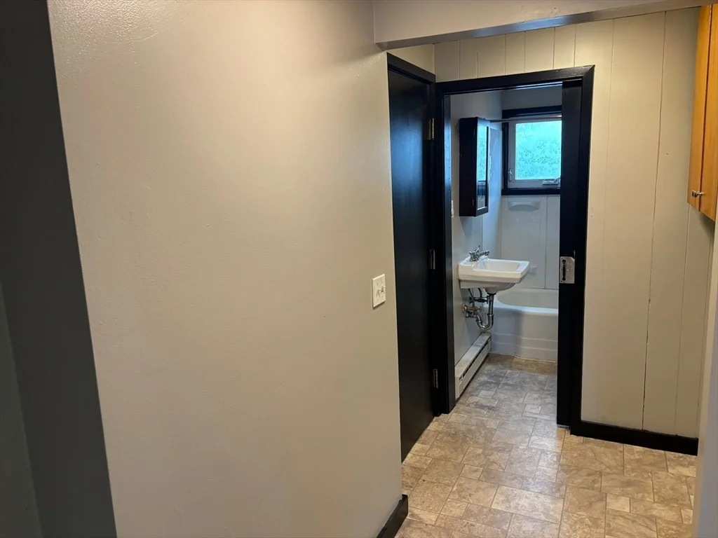 1 bed, 1 bath apartment for rent at 1 Cheney St Unit 2, Orange — photo 22 of 29