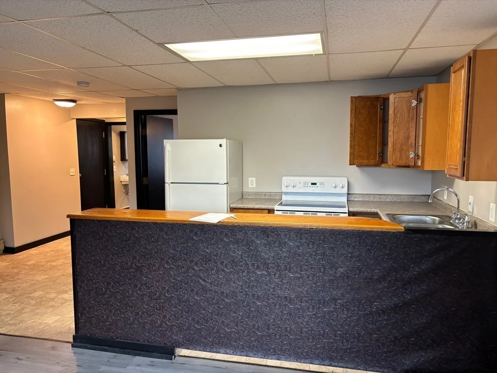 1 bed, 1 bath apartment for rent at 1 Cheney St Unit 2, Orange — photo 5 of 29