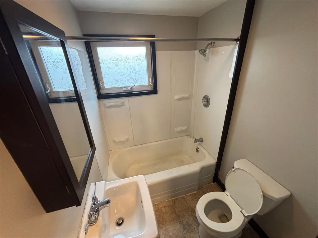 1 bed, 1 bath apartment for rent at 1 Cheney St Unit 2, Orange — photo 26 of 29