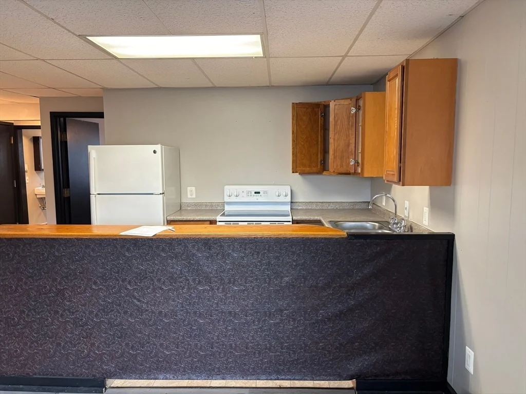 1 bed, 1 bath apartment for rent at 1 Cheney St Unit 2, Orange — photo 4 of 29