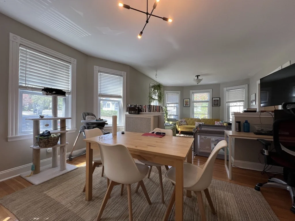 2 bed, 1 bath apartment for rent at 1 Chestnut St Unit 1, Belmont — photo 4 of 18