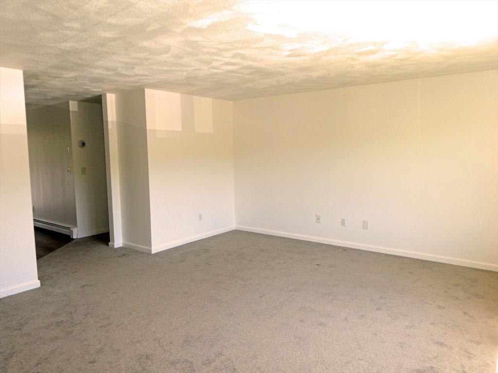 2 bed, 1 bath apartment for rent at 1 Cicerodrive(55 Plus) Unit 4, Upper Four Corners — photo 6 of 19