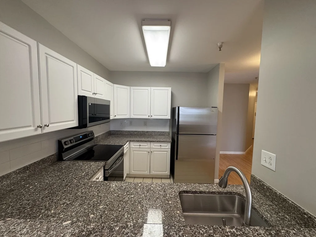 2 bed, 2 bath apartment for rent at 1 City View Ln Unit 213, West Quincy — photo 4 of 21