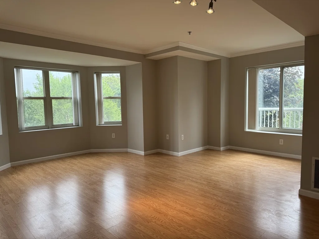 2 bed, 2 bath apartment for rent at 1 City View Ln Unit 213, West Quincy — photo 2 of 21