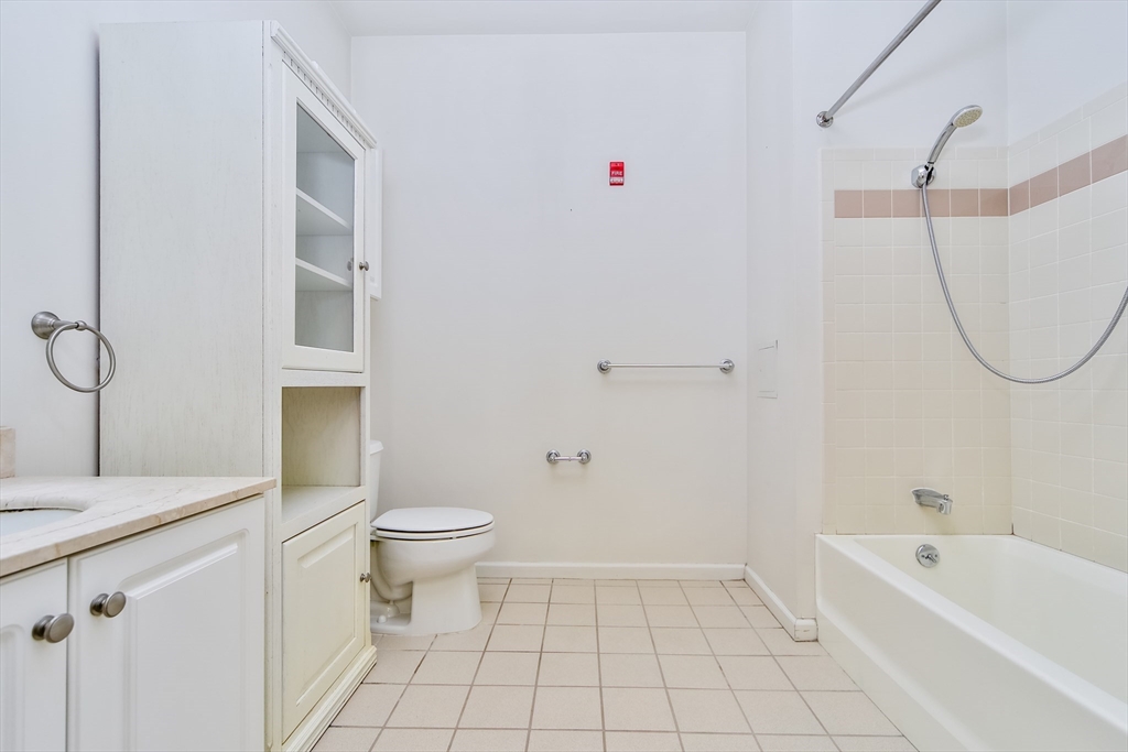 1 bed, 1 bath apartment for rent at 1 Cityview Ln Unit 103, Quincy — photo 12 of 16