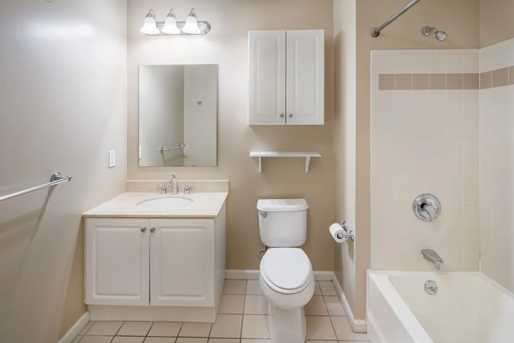 1 bed, 1 bath apartment for rent at 1 Cityview Ln Unit 304, Quincy — photo 10 of 15