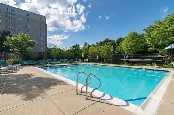 2 bed, 2 bath apartment for rent at 1 Cityview Ln Unit 806, Quincy — photo 13 of 15