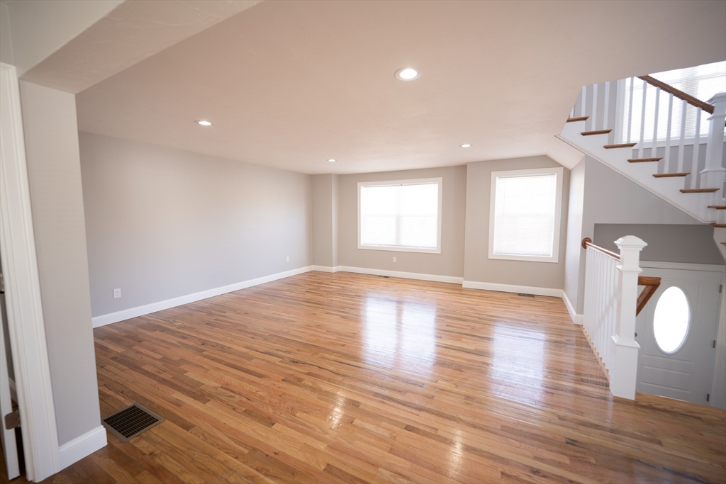 3 bed, 2 bath apartment for rent at 1 Clarence Unit 1, Worcester — photo 2 of 12