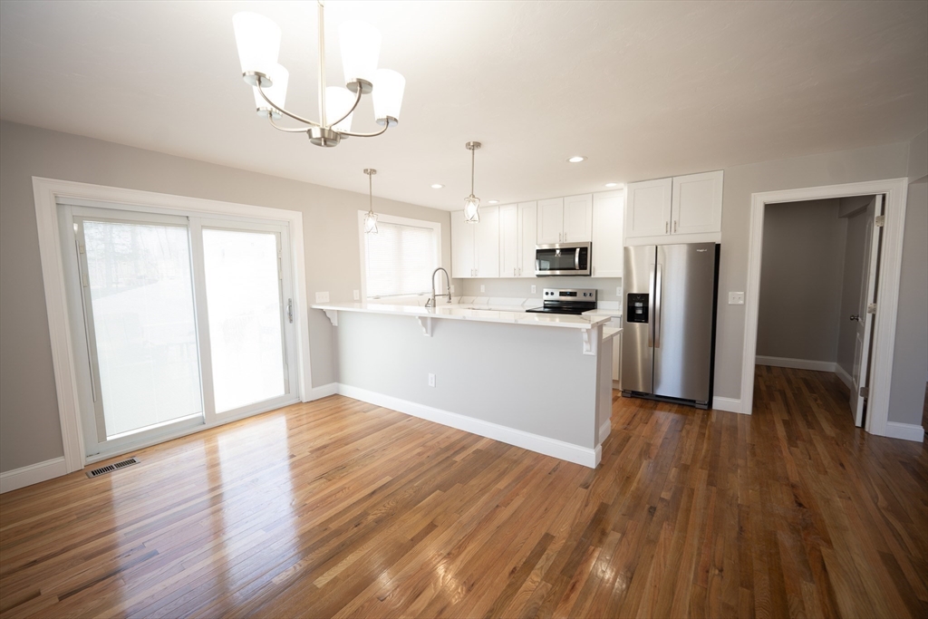 3 bed, 2 bath apartment for rent at 1 Clarence Unit 1, Worcester — photo 4 of 12