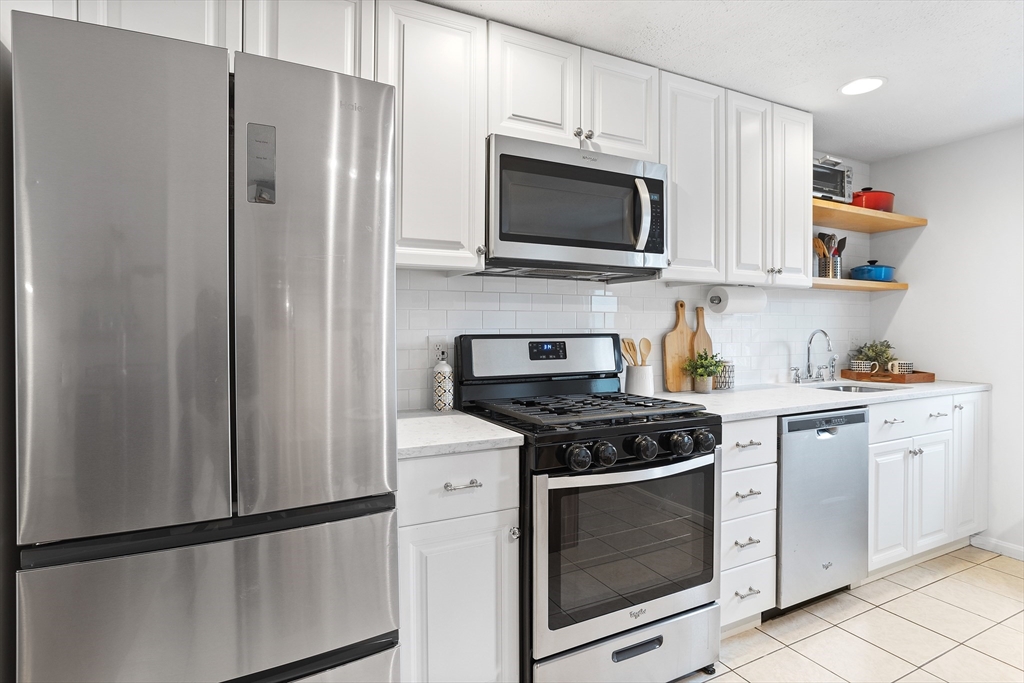 2 bed, 1.5 bath apartment for rent at 1 Clark St Unit 1B, Ward Two — photo 13 of 33