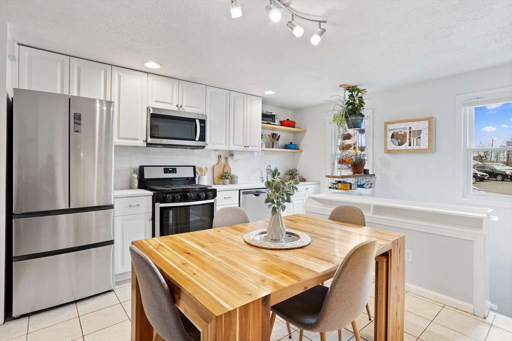 2 bed, 1.5 bath apartment for rent at 1 Clark St Unit 1B, Ward Two — photo 12 of 33