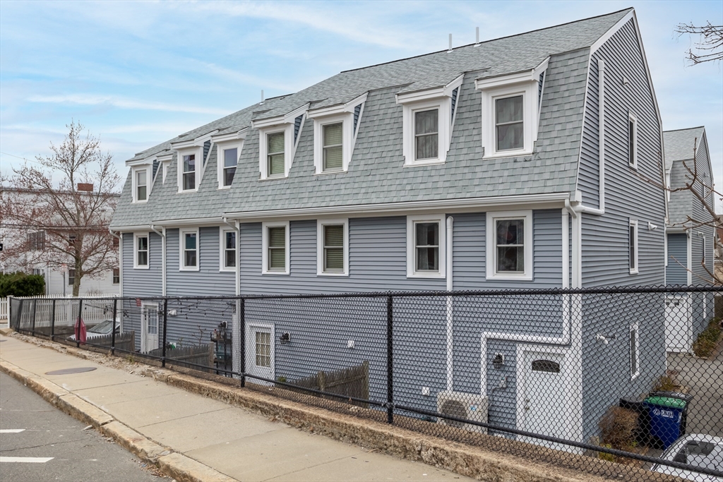 2 bed, 1.5 bath apartment for rent at 1 Clark St Unit 1B, Ward Two — photo 8 of 33