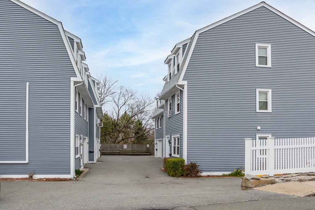 2 bed, 1.5 bath apartment for rent at 1 Clark St Unit 1B, Ward Two — photo 5 of 33
